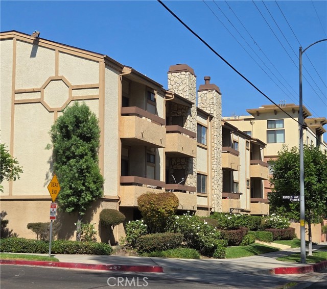 Detail Gallery Image 2 of 44 For 12355 Chandler Bld #202,  Valley Village,  CA 91607 - 2 Beds | 2 Baths