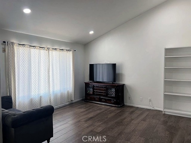 Detail Gallery Image 3 of 18 For 410 Russell Ave #C,  Monterey Park,  CA 91755 - 4 Beds | 3 Baths