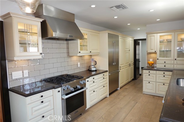430 Sonora Avenue, Glendale CA: https://media.crmls.org/medias/76ad1677-07c6-43a3-b878-57f482c6421b.jpg