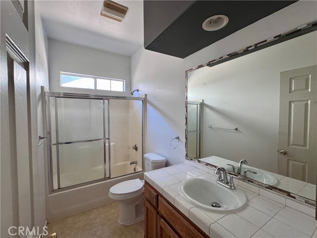 Detail Gallery Image 8 of 15 For 1621 Park Way, Lake Elsinore,  CA 92530 - 4 Beds | 2 Baths