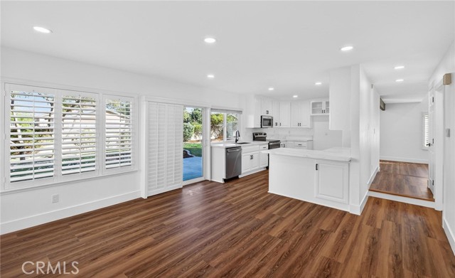 Detail Gallery Image 24 of 41 For 1527 Greenpoint Dr., Corona,  CA 92878 - 4 Beds | 2/1 Baths