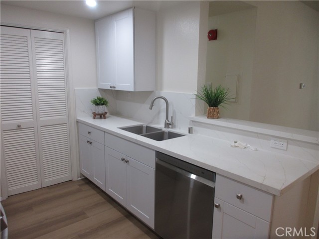 Detail Gallery Image 10 of 17 For 14607 Erwin #210,  Van Nuys,  CA 91411 - 1 Beds | 1 Baths