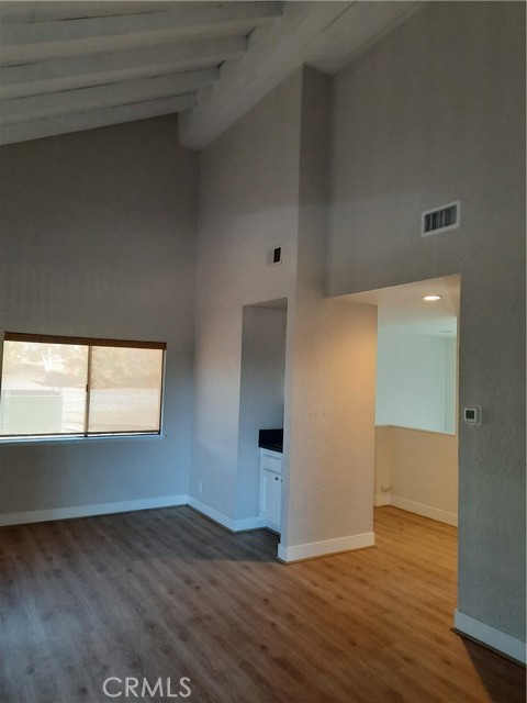 Detail Gallery Image 5 of 20 For 2032 Orizaba Ave #5,  Signal Hill,  CA 90755 - 2 Beds | 2/1 Baths