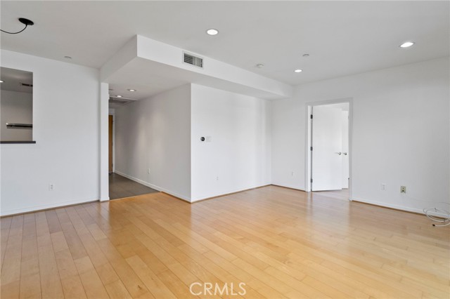 Detail Gallery Image 2 of 19 For 159 W Green, Pasadena,  CA 91105 - 1 Beds | 1 Baths