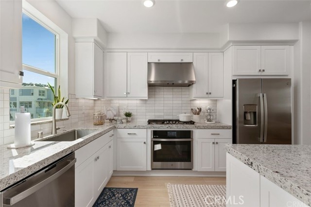 Detail Gallery Image 4 of 17 For 426 Palermo, Lake Forest,  CA 92630 - 3 Beds | 3/1 Baths