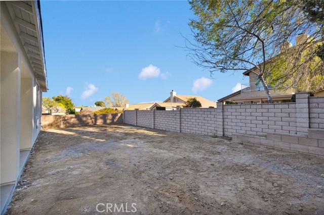 Detail Gallery Image 31 of 34 For 17795 Vista Point Dr, Victorville,  CA 92395 - 4 Beds | 3 Baths