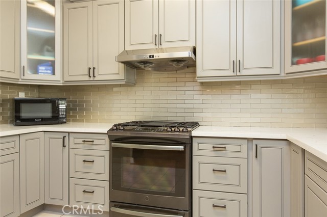 1417 Monterey Avenue, Monrovia CA: https://media.crmls.org/medias/76aecb2b-2d7a-4233-9856-b747c9a71d92.jpg