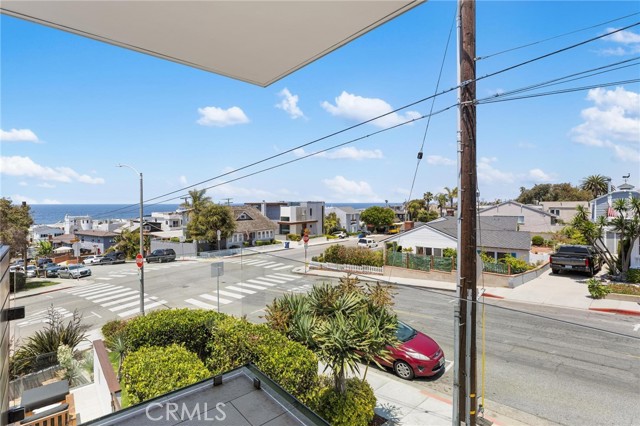 2114 Manhattan Ave, Hermosa Beach CA: https://media.crmls.org/medias/76aecb5e-031e-476e-b077-6dea0fee2812.jpg
