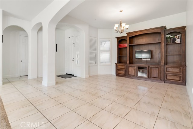 Detail Gallery Image 14 of 43 For 9119 Claro De Luna Dr, Bakersfield,  CA 93314 - 4 Beds | 2/1 Baths