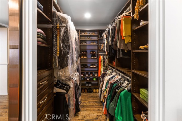 Primary suite closet