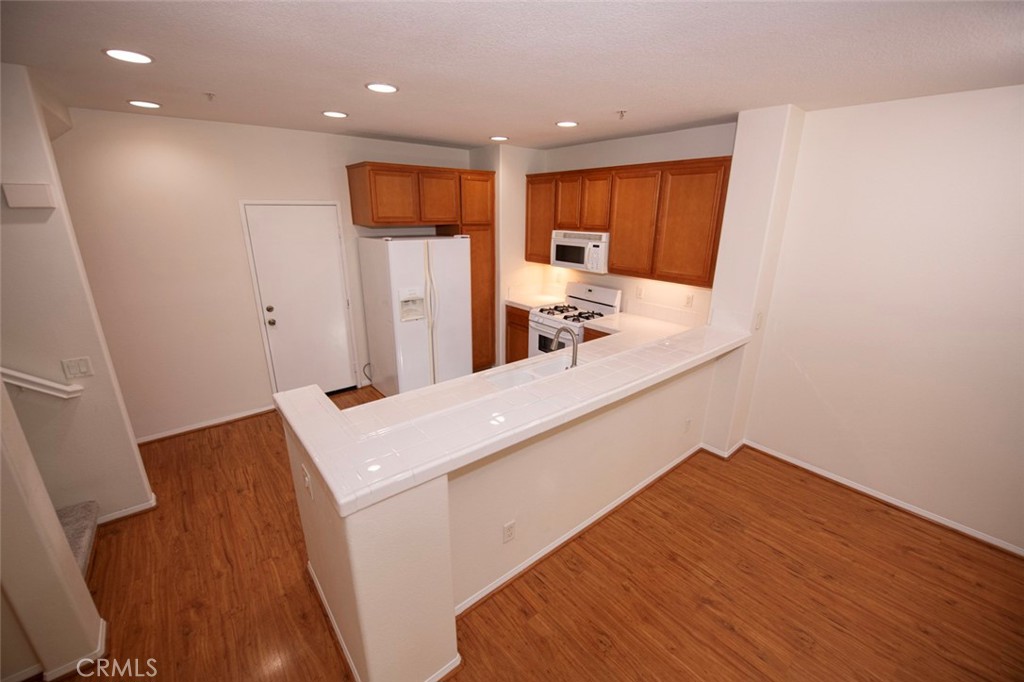 MLS #OC25273018 image #5