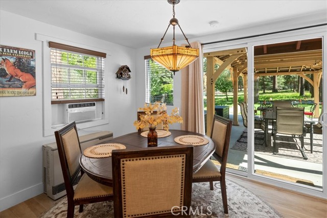 Detail Gallery Image 14 of 52 For 42425 Fox Farm Rd, Big Bear Lake,  CA 92315 - 2 Beds | 1 Baths