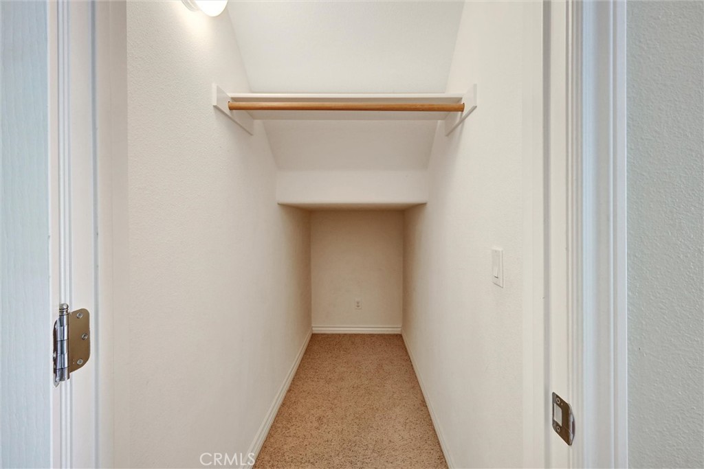 https://media.crmls.org/medias/76b07d1f-872f-4fbf-9109-a04381022ae8.jpg?preset=X-Large