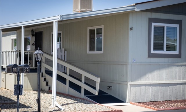 Detail Gallery Image 3 of 35 For 14000 El Evado Rd #99,  Victorville,  CA 92392 - 3 Beds | 2 Baths