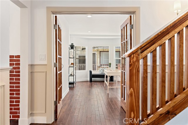 229 S Kingsley Drive, Los Angeles CA: https://media.crmls.org/medias/76b11632-be98-4196-a528-0d3033b724dc.jpg