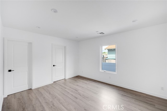 10333 Scoville Avenue photo 14