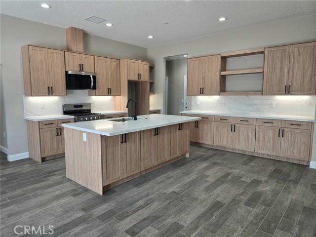 Detail Gallery Image 2 of 28 For 20401 Tonawanda Rd, Apple Valley,  CA 92307 - 4 Beds | 3 Baths