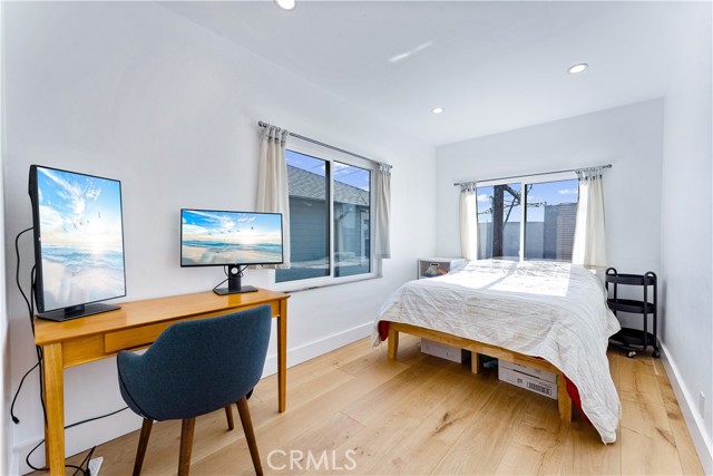 400 17th Street, Manhattan Beach, California 90266, 4 Bedrooms Bedrooms, ,2 BathroomsBathrooms,Residential,For Sale,17th,PW24197344