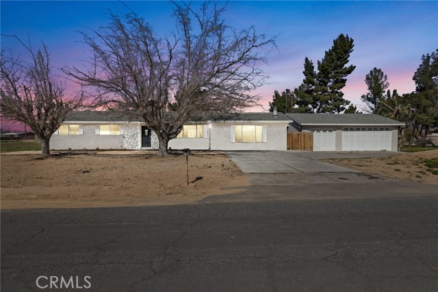 Detail Gallery Image 2 of 54 For 14450 Jicarilla, Apple Valley,  CA 92307 - 3 Beds | 2 Baths