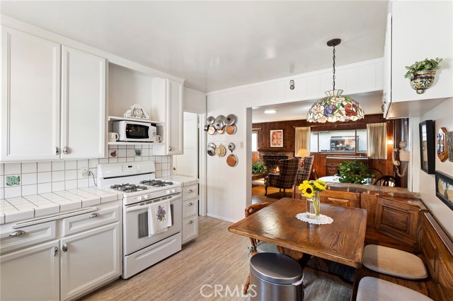 1300 Walnut Ave, Manhattan Beach, California 90266, 4 Bedrooms Bedrooms, ,2 BathroomsBathrooms,Residential,Sold,Walnut Ave,PV22057312