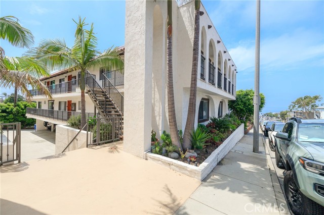 640 Manhattan Beach Boulevard, Manhattan Beach, California 90266, 2 Bedrooms Bedrooms, ,2 BathroomsBathrooms,Residential,Sold,Manhattan Beach,SB23142644