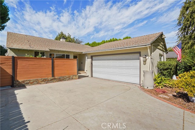 Detail Gallery Image 1 of 52 For 6213 Enfield Ave, Encino,  CA 91316 - 4 Beds | 2 Baths