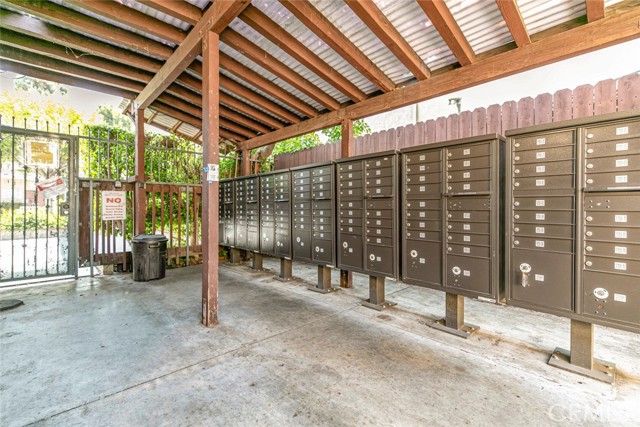 Detail Gallery Image 26 of 36 For 17151 Roscoe Bld #21,  Northridge,  CA 91325 - 2 Beds | 1/1 Baths