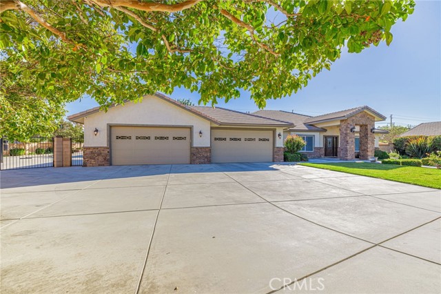 Image 3 of 72 For 2534 Desert Rose Drive