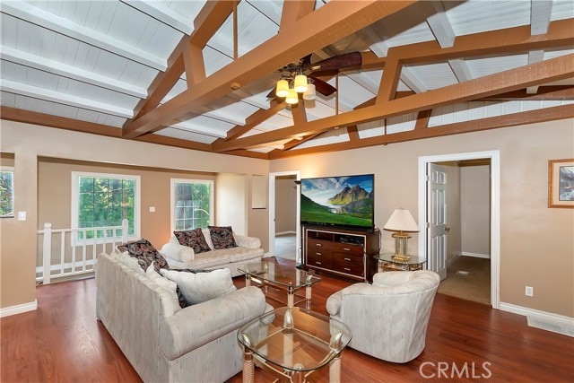 Detail Gallery Image 4 of 38 For 26791 State Highway 189, Twin Peaks,  CA 92391 - 5 Beds | 3 Baths