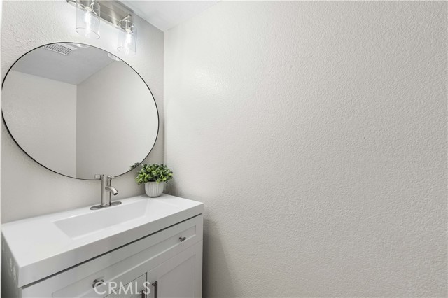 Detail Gallery Image 19 of 44 For 45620 Barham Ave, Lancaster,  CA 93534 - 5 Beds | 2/1 Baths