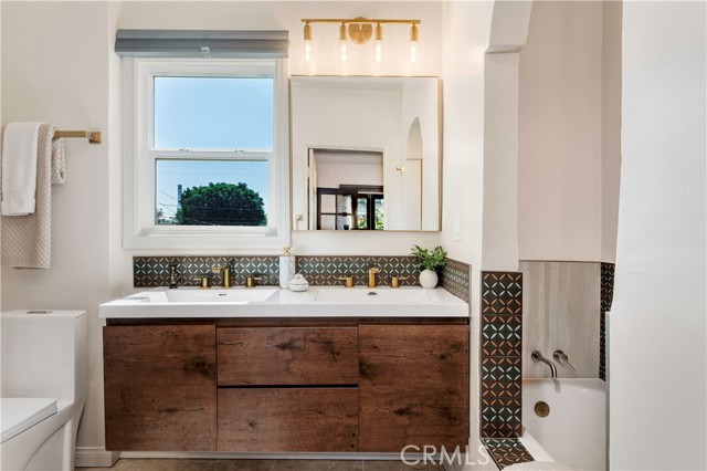 Detail Gallery Image 29 of 40 For 4252 S Norton, Los Angeles,  CA 90008 - 4 Beds | 3 Baths