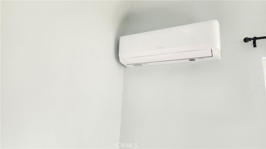 https://media.crmls.org/medias/76b939af-1e32-4f69-b6c0-442a09c3bc3c.jpg?preset=X-Large