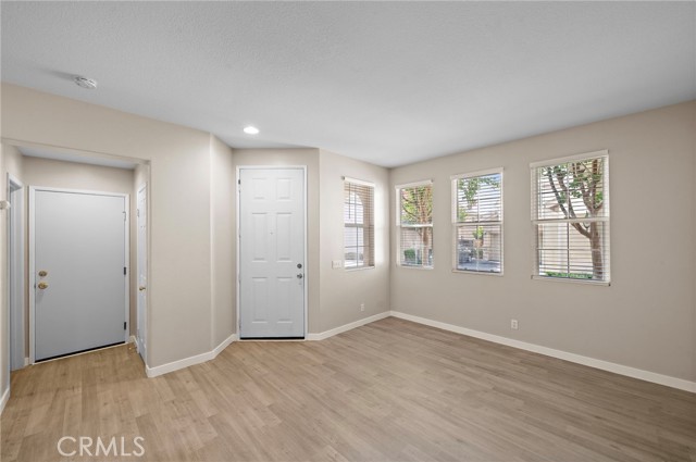 47 Rue Du Chateau, Aliso Viejo CA: https://media.crmls.org/medias/76b98ed9-a9fd-4ce3-b876-5eb97498ea01.jpg