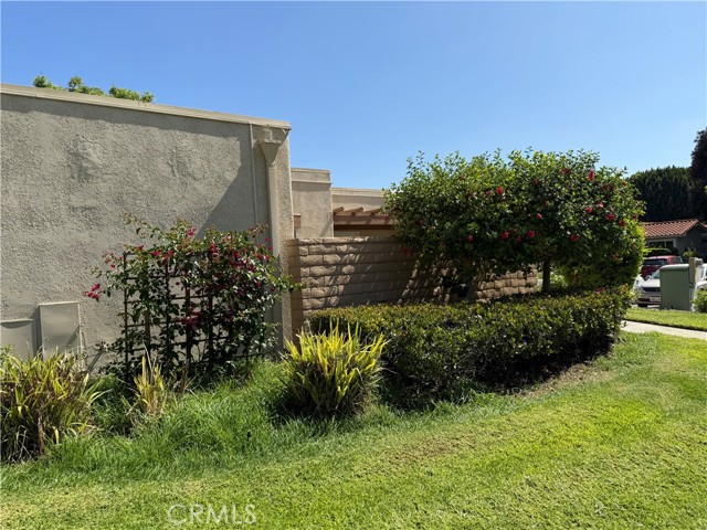 Detail Gallery Image 2 of 44 For 2357 via Mariposa E #D,  Laguna Woods,  CA 92637 - 2 Beds | 1 Baths