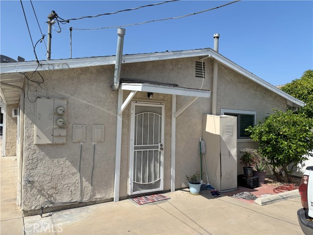 3528 E 54th Street, Maywood CA: https://media.crmls.org/medias/76b9a419-e00f-44a8-a47d-07156b141eb7.jpg