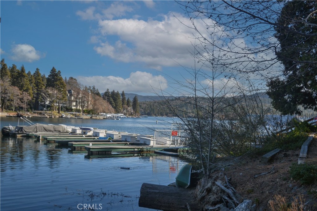 https://media.crmls.org/medias/76b9b0c9-4806-444f-a146-6111387089ab.jpg?preset=X-Large