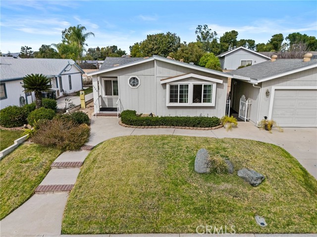 Detail Gallery Image 3 of 46 For 2526 Peach Tree, Hemet,  CA 92545 - 2 Beds | 2 Baths