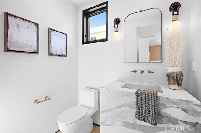 Detail Gallery Image 19 of 54 For 612 1/2 Begonia, Corona Del Mar,  CA 92625 - 2 Beds | 2/1 Baths