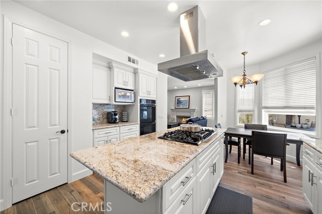 19025 Bayhill Lane, Huntington Beach CA: https://media.crmls.org/medias/76ba58df-a1d0-4fe8-92ef-5c0b9046ac2e.jpg