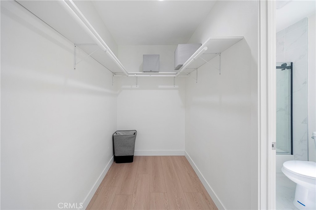 https://media.crmls.org/medias/76ba6acf-dd11-42c5-a07d-0dcee4a7a0c8.jpg?preset=X-Large