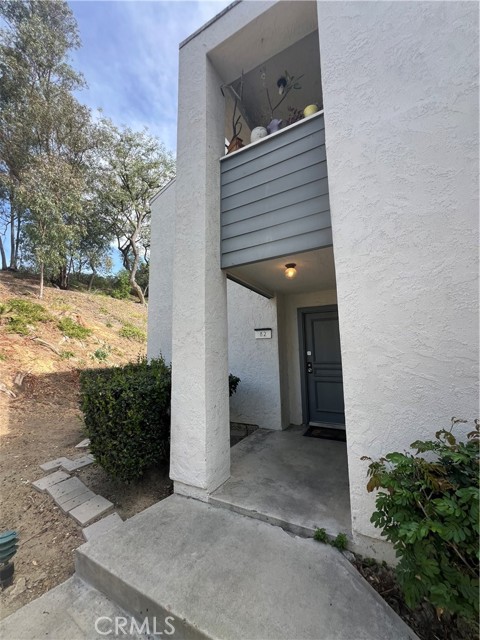 Detail Gallery Image 2 of 9 For 430 S Ranch View Cir, Anaheim Hills,  CA 92807 - – Beds | – Baths