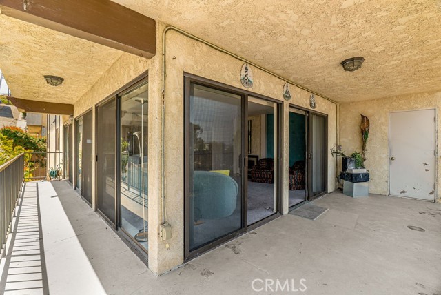 711 W 33rd Street, San Pedro CA: https://media.crmls.org/medias/76bd31fd-e8bb-4896-a711-1e29ed782499.jpg