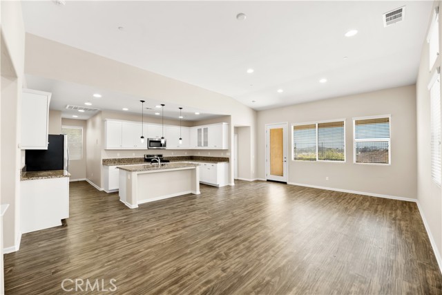 36432 Chervil Court, Lake Elsinore CA: https://media.crmls.org/medias/76bd3c3f-9a0e-4f4a-80c2-e448d69ee9d4.jpg