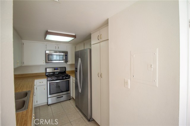 11818 Moorpark Street, Studio City CA: https://media.crmls.org/medias/76bdef09-66f9-4831-9520-6db97f7d3573.jpg