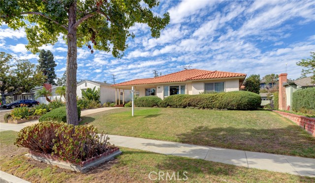 3919 Elm Avenue, Long Beach, California 90807, 4 Bedrooms Bedrooms, ,1 BathroomBathrooms,Single Family Residence,For Sale,Elm,PW22226551