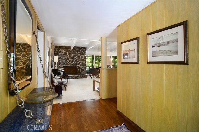 Detail Gallery Image 3 of 32 For 13943 Margate St, Sherman Oaks,  CA 91401 - 4 Beds | 3 Baths