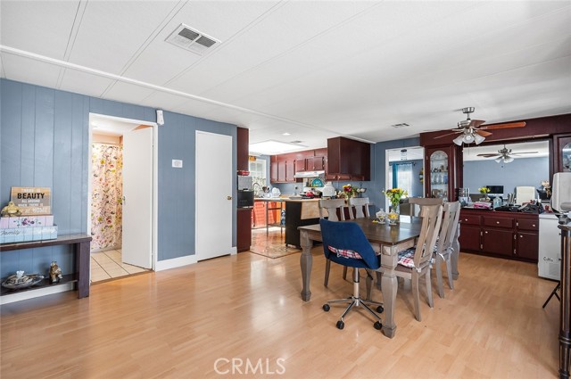 17701 Avalon Boulevard, Carson CA: https://media.crmls.org/medias/76bf200f-a63f-497e-93aa-69cde0d7ad51.jpg