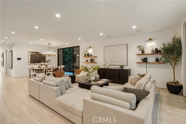 Detail Gallery Image 16 of 36 For 4242 Vantage Ave, Studio City,  CA 91604 - 5 Beds | 4/1 Baths