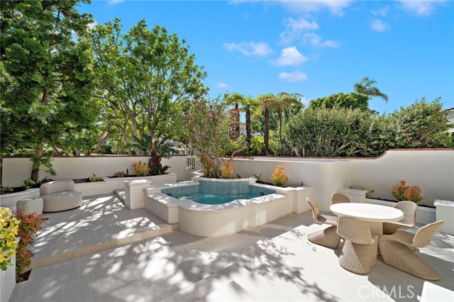 48 Belcourt Drive, Newport Beach CA: https://media.crmls.org/medias/76c099b8-65f2-42ca-bd58-940062ed932c.jpg