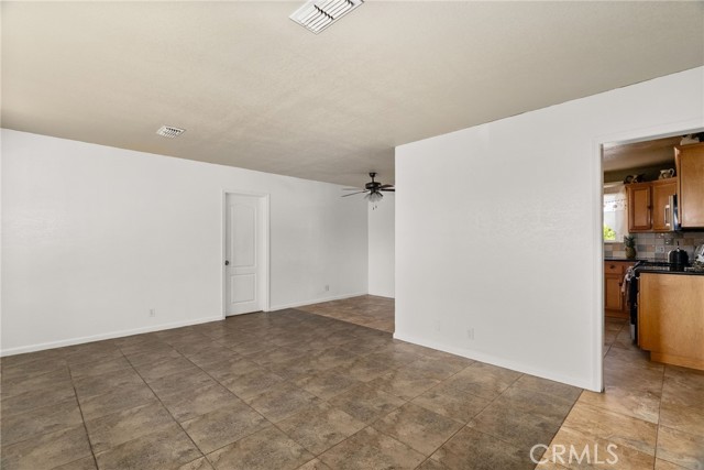 Detail Gallery Image 5 of 20 For 11266 College Ave, Pomona,  CA 91766 - 4 Beds | 1/1 Baths
